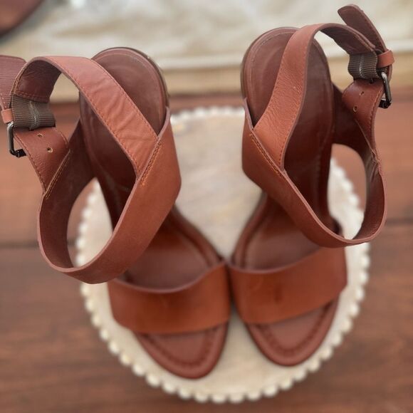 Vince Brown Platform Sandals with Chunky Heel size 8 with box and bag - Picture 8 of 17